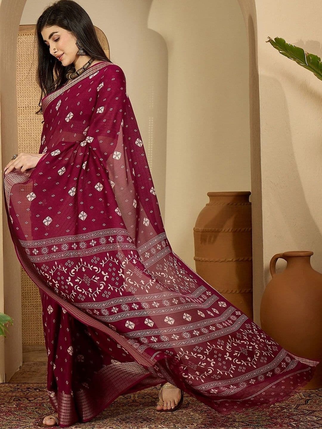 NARIVESH TRENDS Silk Blend Saree thumbnail 3