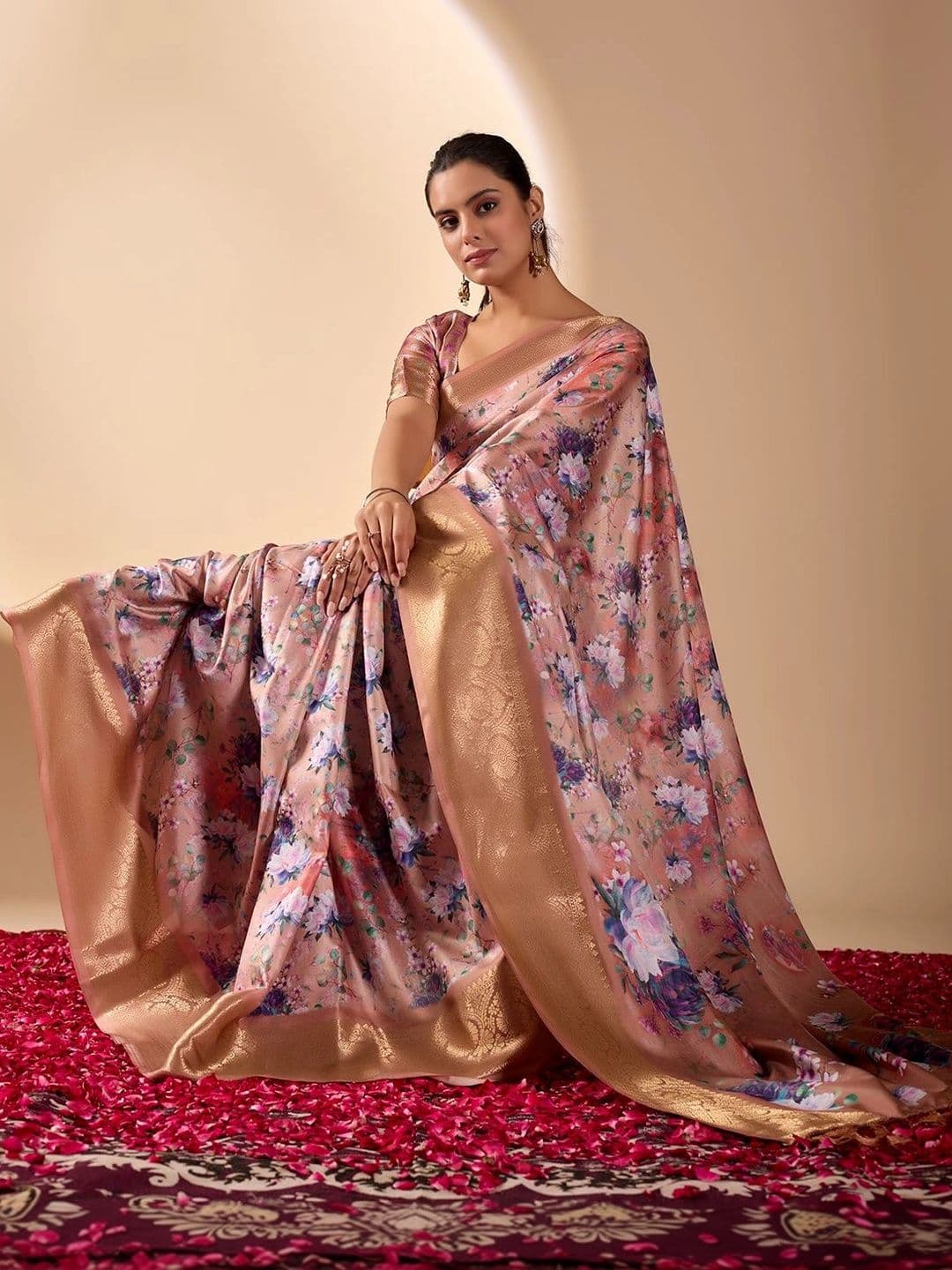 Mitera Floral Zari Silk Blend Designer Saree thumbnail 6
