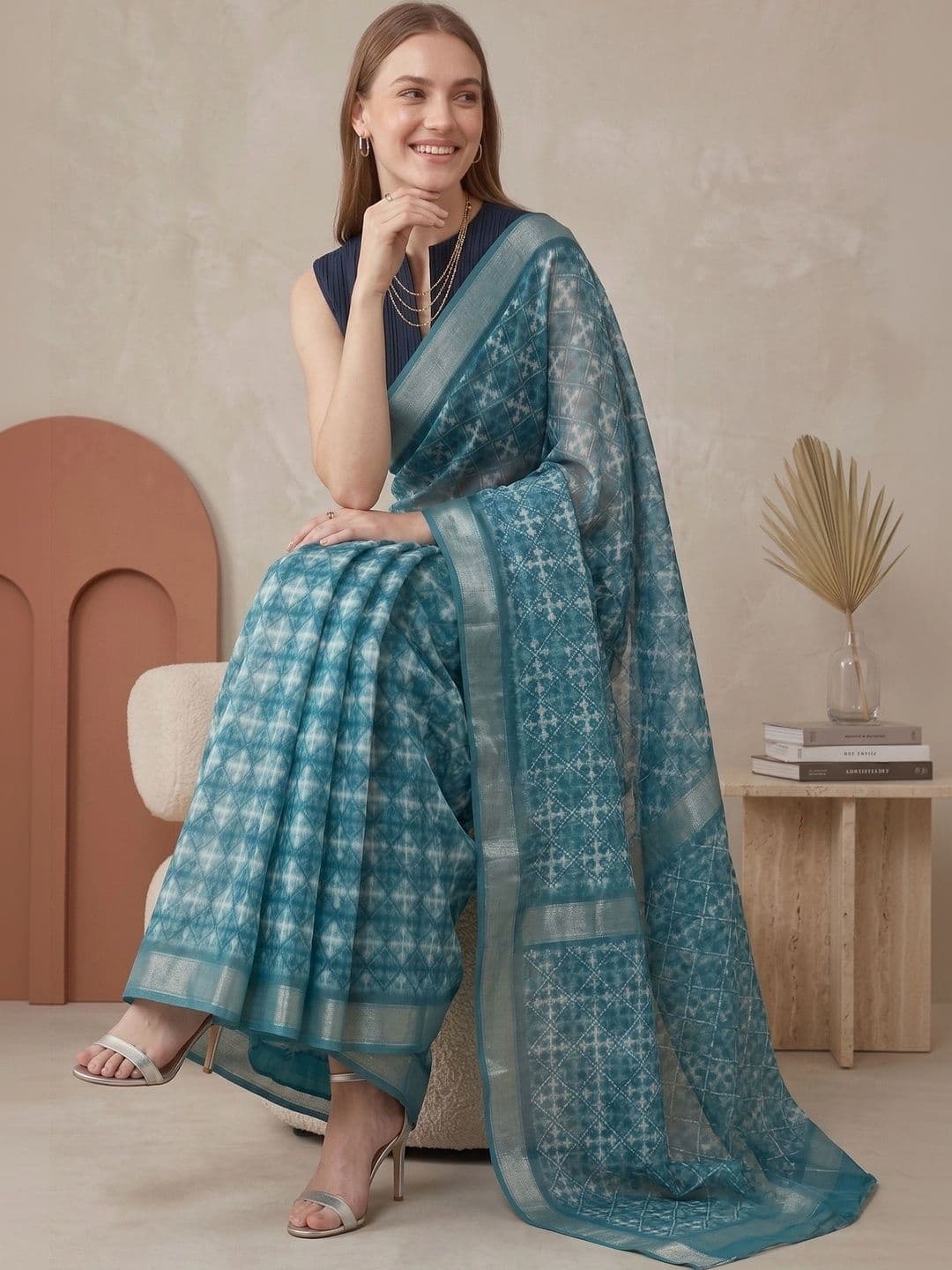 elora Linen Blend Fusion Saree thumbnail 2