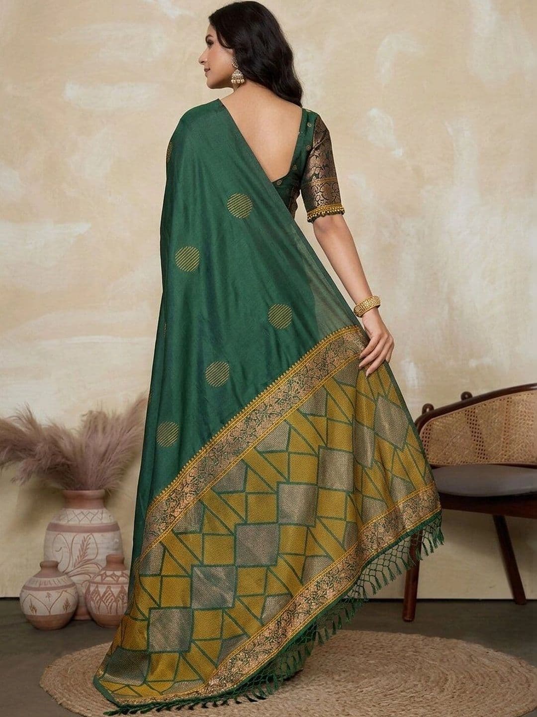 UMANTA Zari Silk Blend Banarasi Saree thumbnail 4