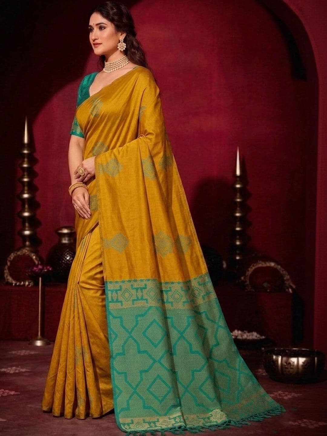 UMANTA Zari Silk Blend Banarasi Saree thumbnail 5