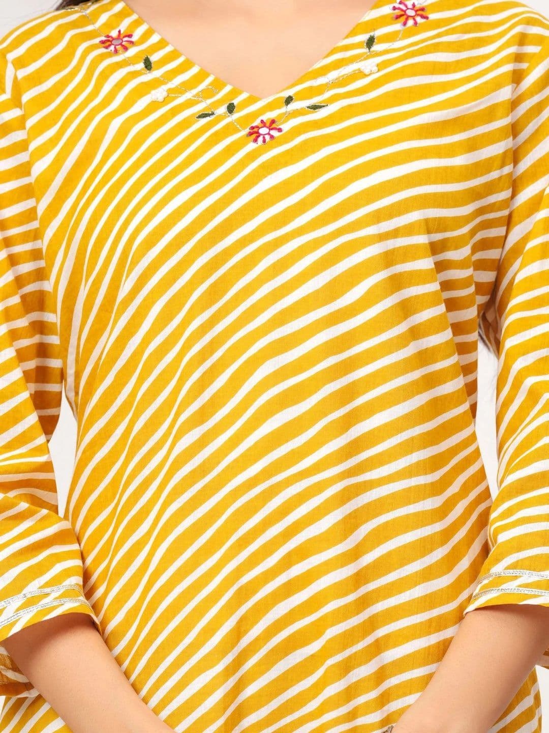 JAIPUR SARAI Women Printed Thread Work Kurta thumbnail 6