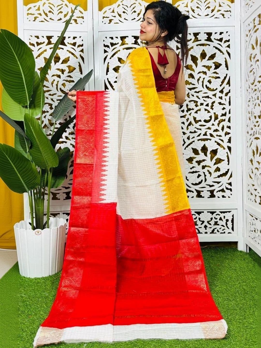 TWRIL Woven Design Pure Cotton Saree thumbnail 2