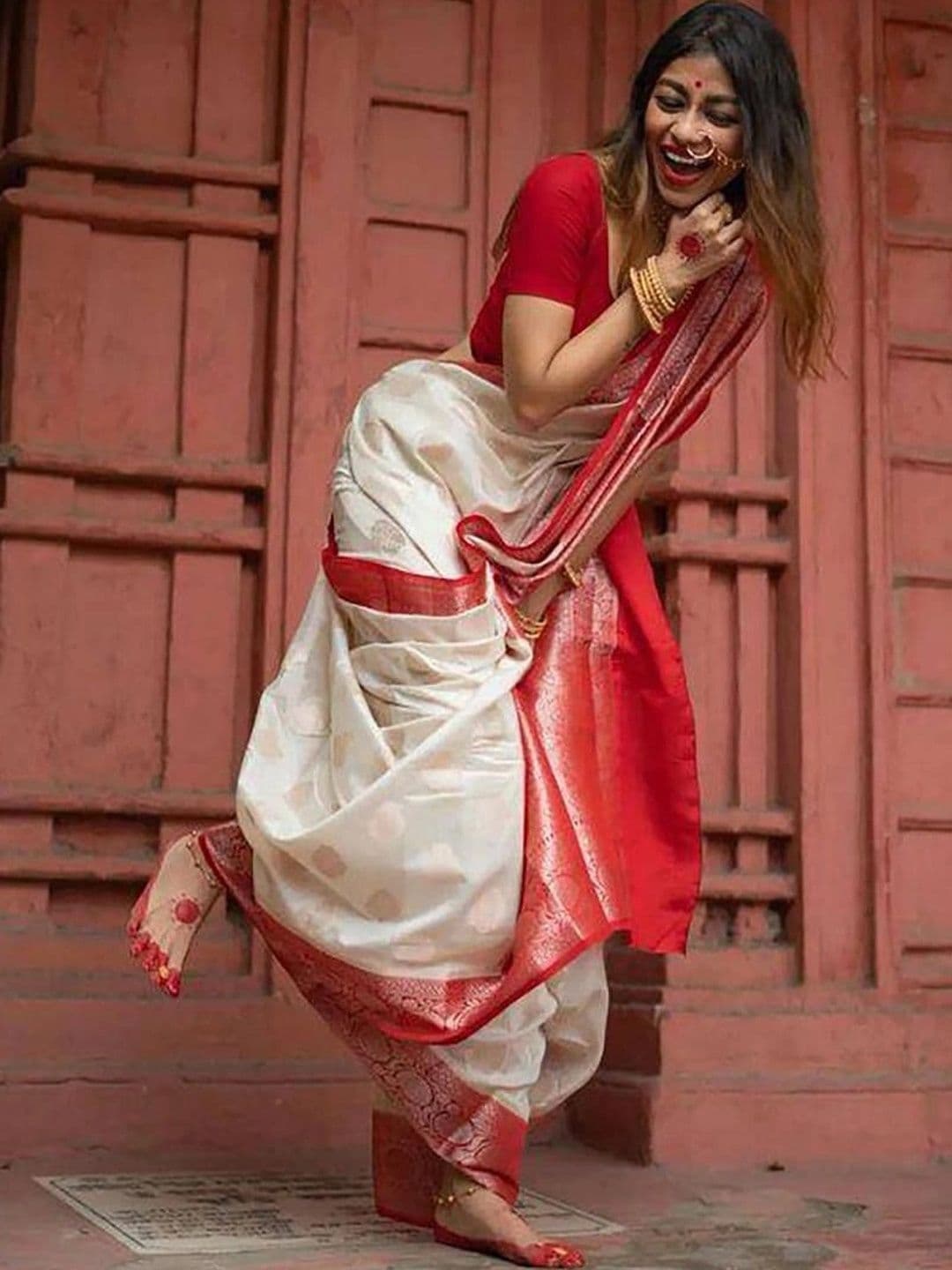 NARIVESH TRENDS Zari Silk Cotton Saree thumbnail 6