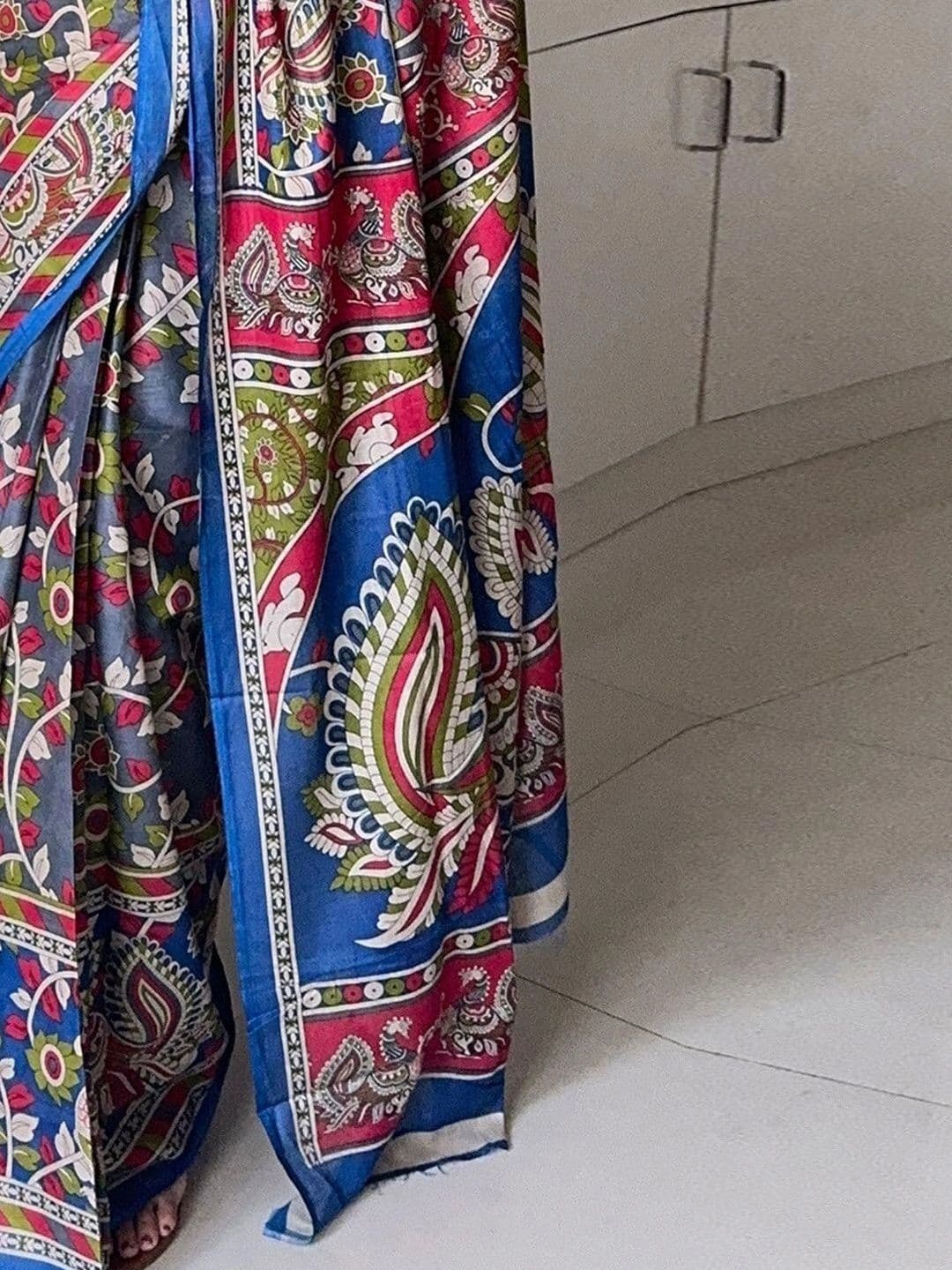 MITITA FASHION Women's Cotton Blend Ethnic Peacock & Floral Print Saree with Woven Border thumbnail 3