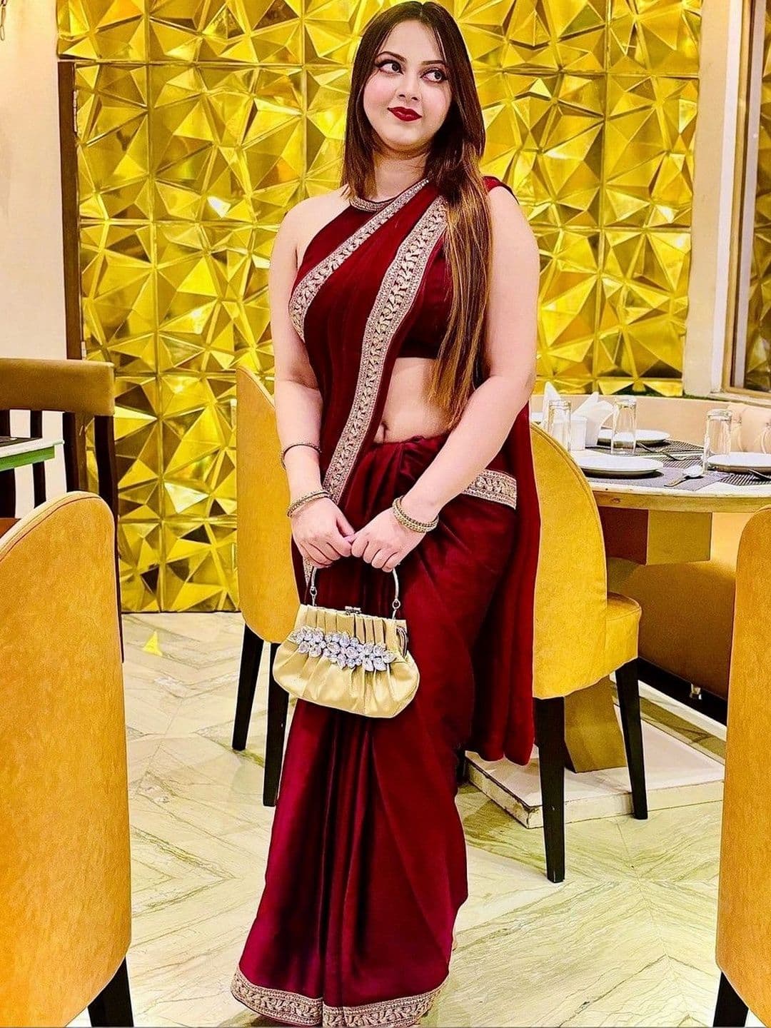 ANJAVI FASHION Zari Jute Silk Saree thumbnail 3
