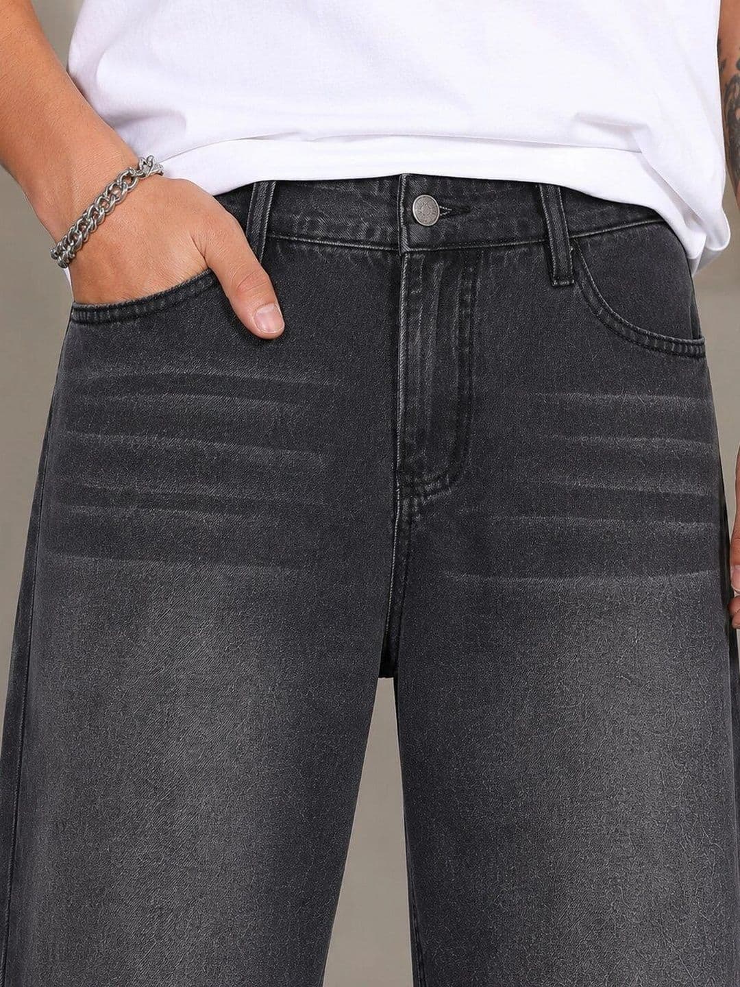 HIGH DENIM Men Straight Fit Mid-Rise Low Distress Stretchable Jeans thumbnail 4