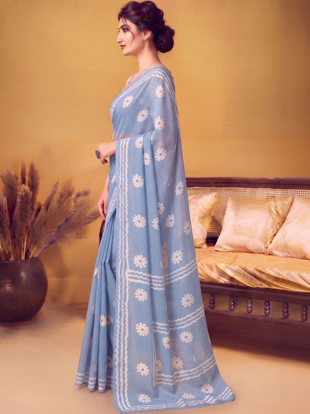MAGNEITTA Floral Pure Chiffon Designer Saree thumbnail 4