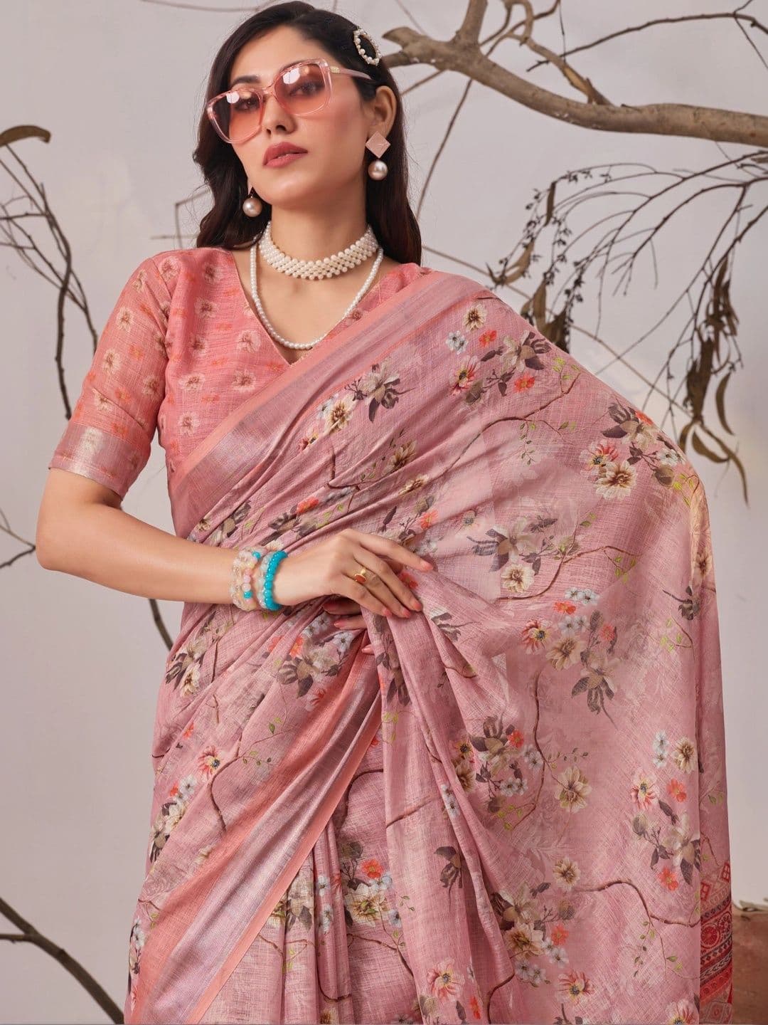 DIVASTRI Ethnic Motifs Linen Blend Designer Patola Saree thumbnail 5