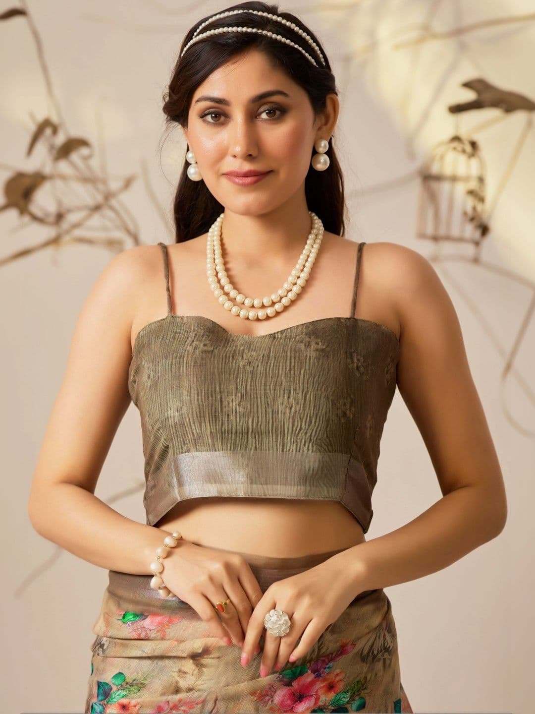 DIVASTRI Floral Zari Linen Blend Designer Saree thumbnail 5