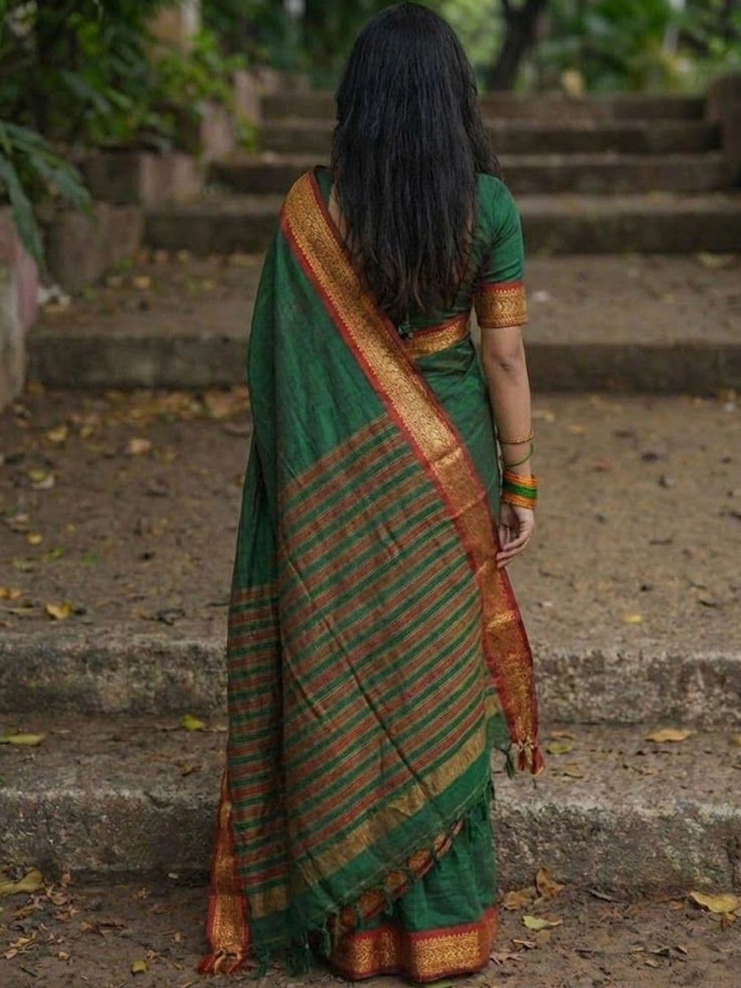 ALPENIKA Embellished Art Silk Mysore Silk Saree thumbnail 3