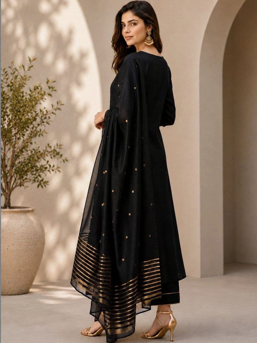 Chhipa Prints Women Ethnic Motifs Regular Kurta with Trousers & With Dupatta thumbnail 6