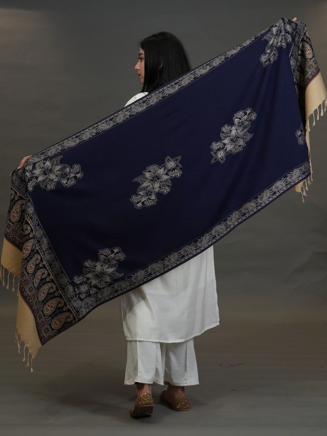 SHIFNEEN Women Paisley Woven Design Acrylic Shawl thumbnail 3
