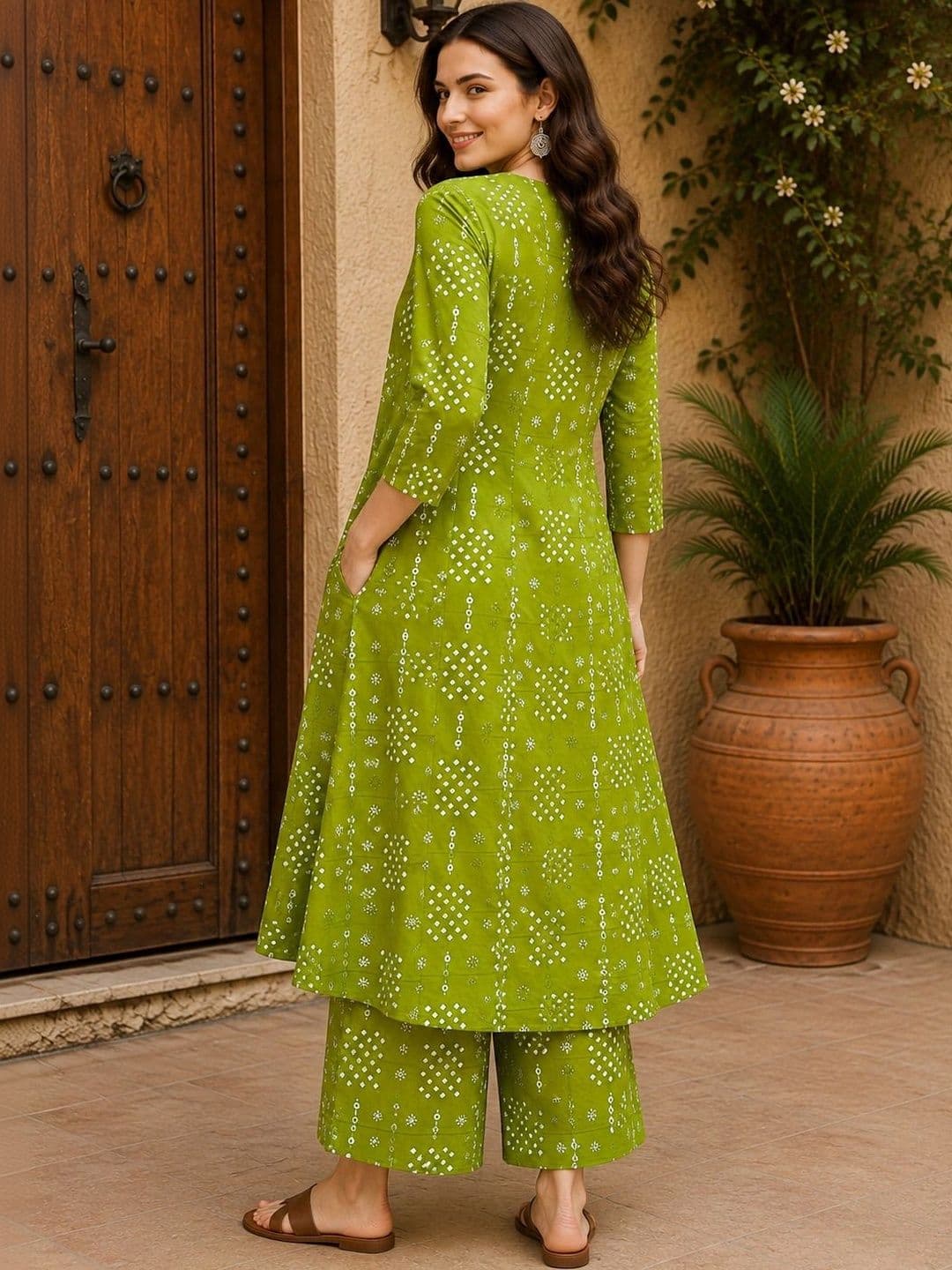 NEW ETHNIC 4 YOU Women Ethnic Motifs Printed Empire Kurta with Palazzos thumbnail 6