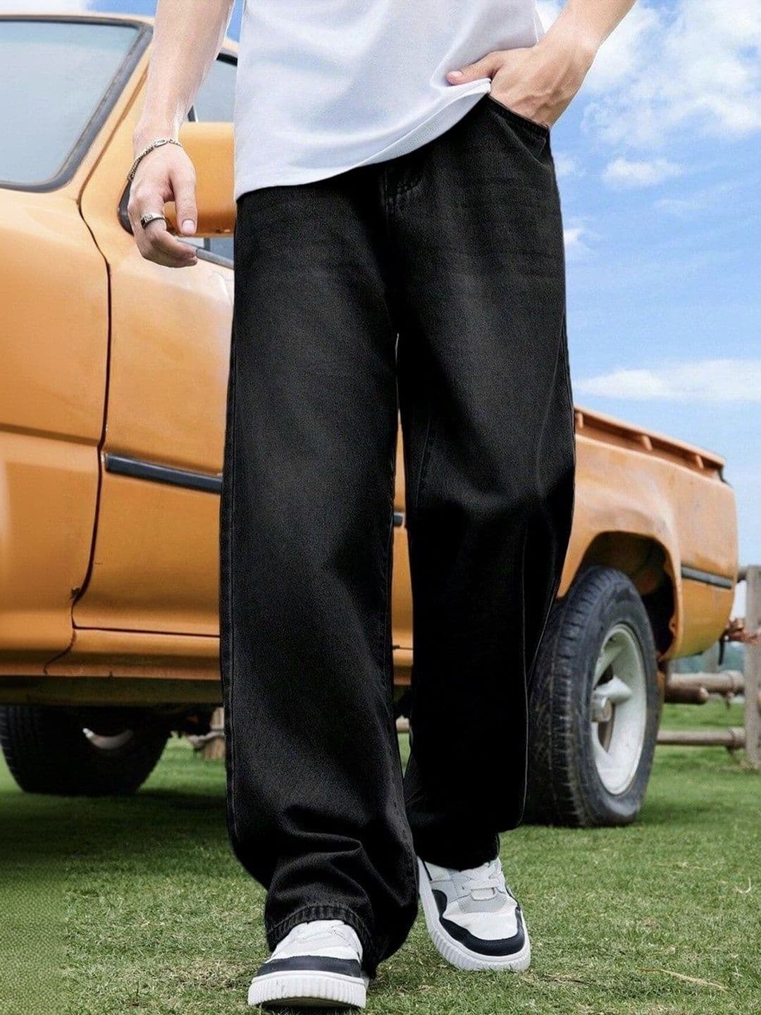 MASTERLY WEFT Men Mid-Rise Stretchable Denim Baggy Jeans thumbnail 4