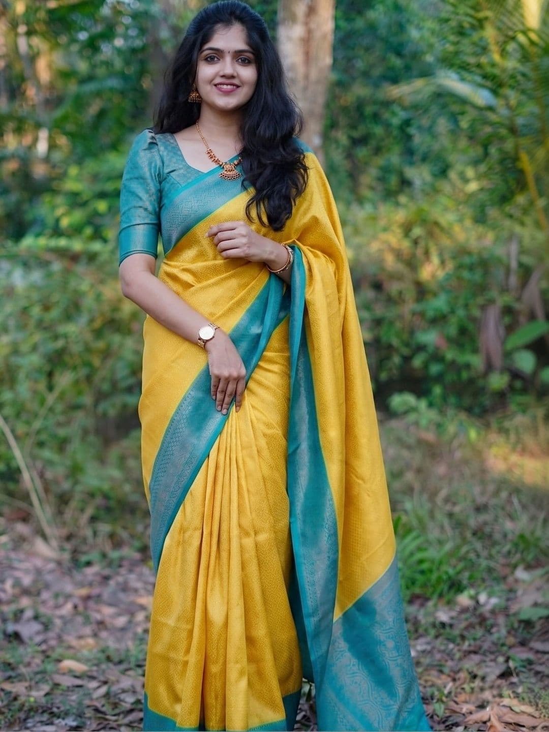 Eecoo Woven Design Zari Art Silk Banarasi Saree - view 1