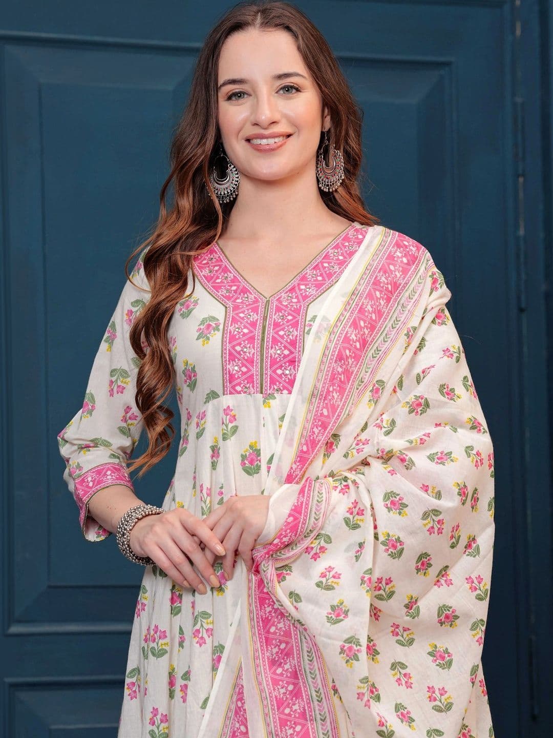 Sangria Women Floral Printed Empire Pure Cotton Kurta with Trousers & With Dupatta thumbnail 6