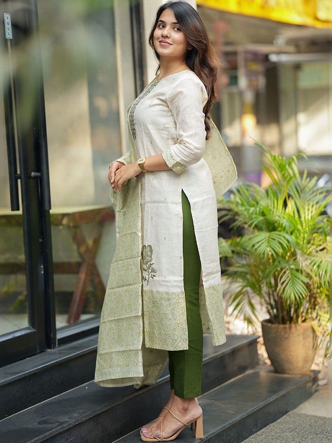 BEAUTYBEATS Women Ethnic Motifs Printed Regular Mirror Work Kurta Trousers & With Dupatta thumbnail 4