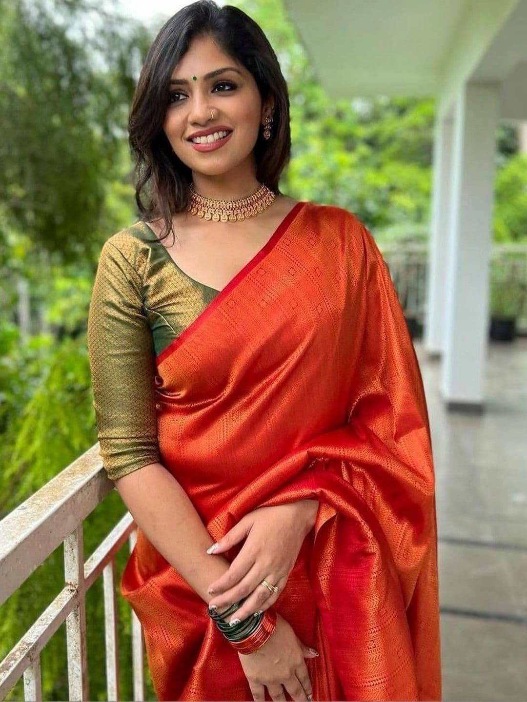 nejadhari tax Woven Design Zari Art Silk Banarasi Saree thumbnail 2