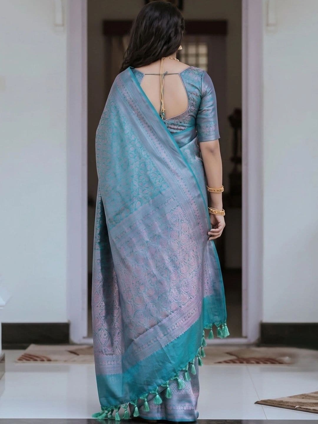 Zankhi Hosiery Woven Design Zari Art Silk Banarasi Saree thumbnail 2