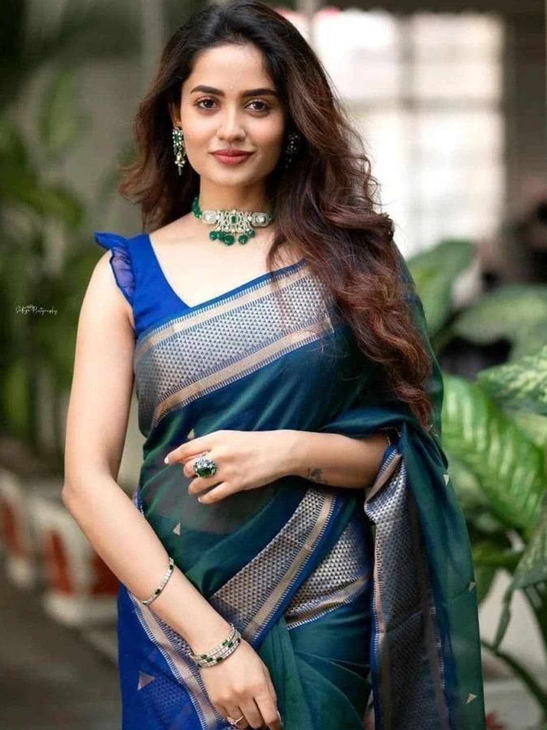 FINFOL Woven Design Zari Art Silk Banarasi Saree thumbnail 4