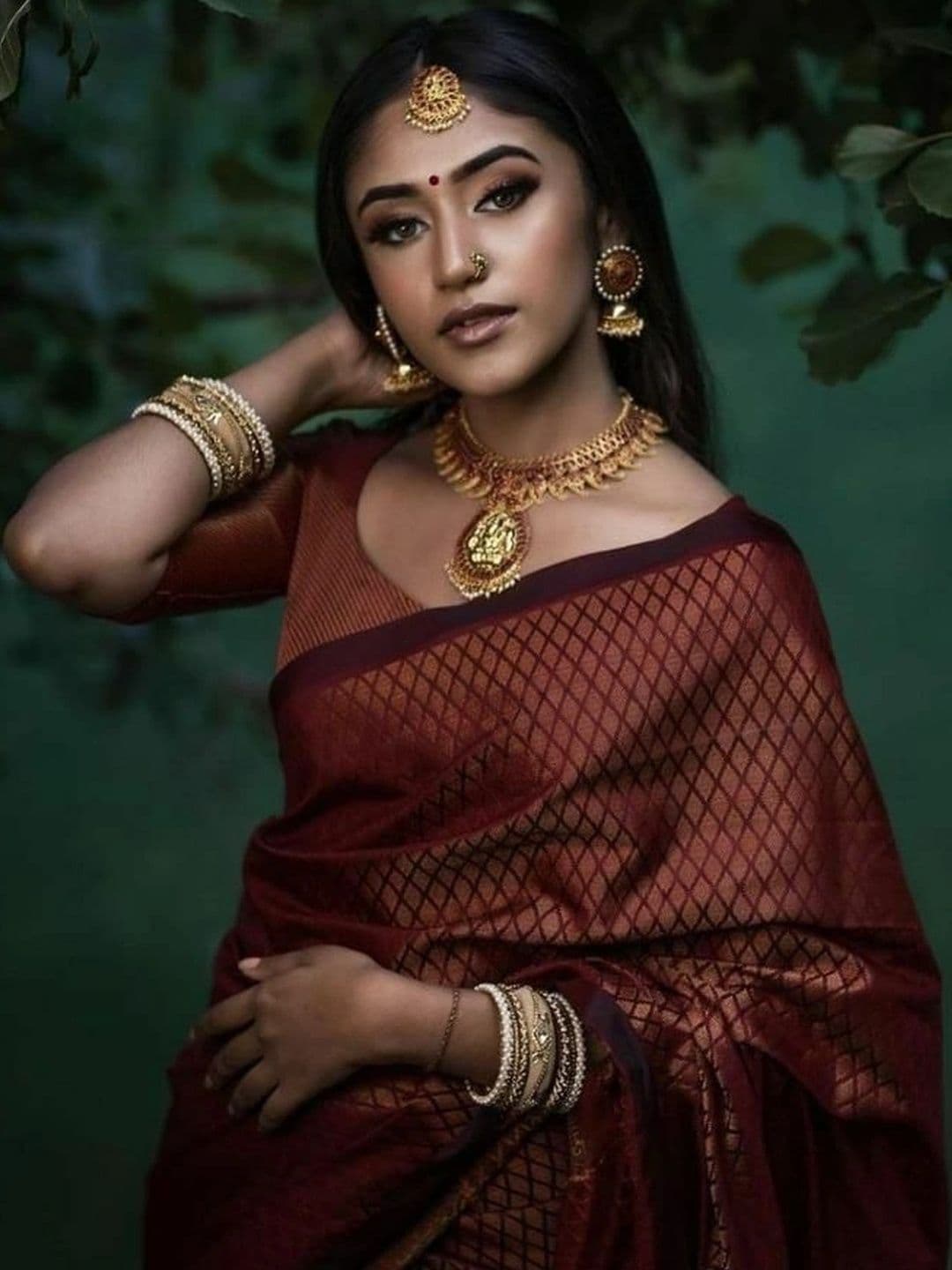 AdoreeStitch Woven Design Zari Art Silk Banarasi Saree thumbnail 7