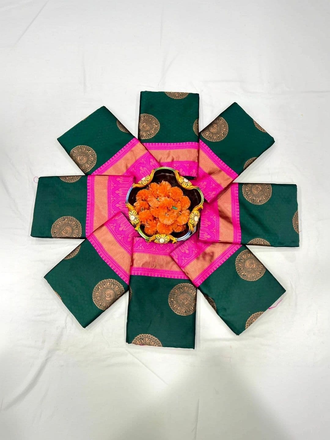 AAVEE Woven Design Zari Art Silk Banarasi Saree thumbnail 4