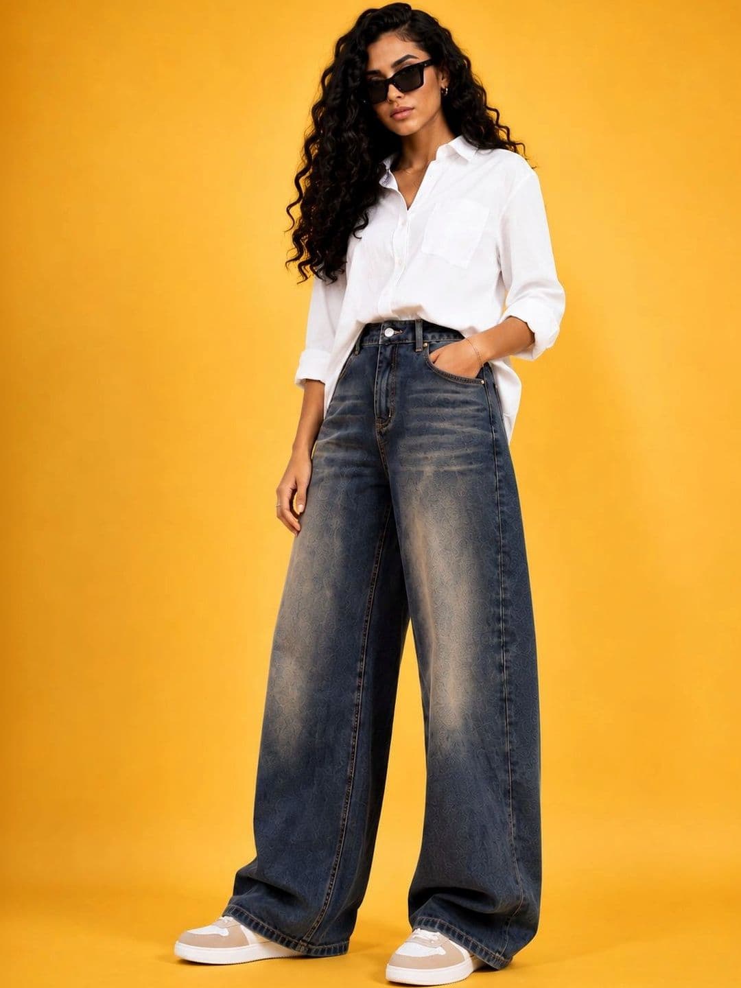 zayla Women Jean High-Rise Low Distress Light Fade Jeans thumbnail 5