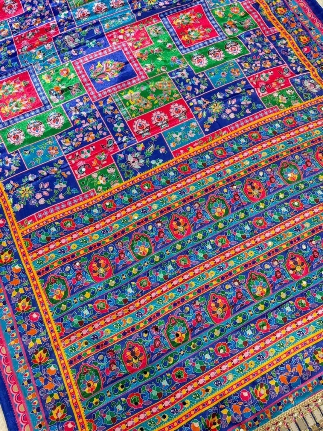 M DINESH & CO Floral Mirror Work Bandhani Saree thumbnail 3