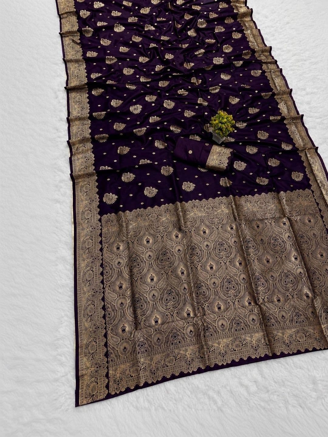 MEHARIKA Woven Design Zari Art Silk Banarasi Saree thumbnail 4