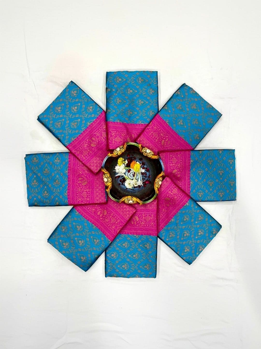 YASHASVI FASHION Woven Design Zari Art Silk Banarasi Saree thumbnail 5