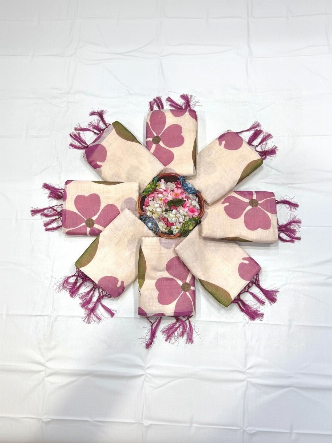 7Eleven Fashion Floral Zari Linen Blend Saree thumbnail 3