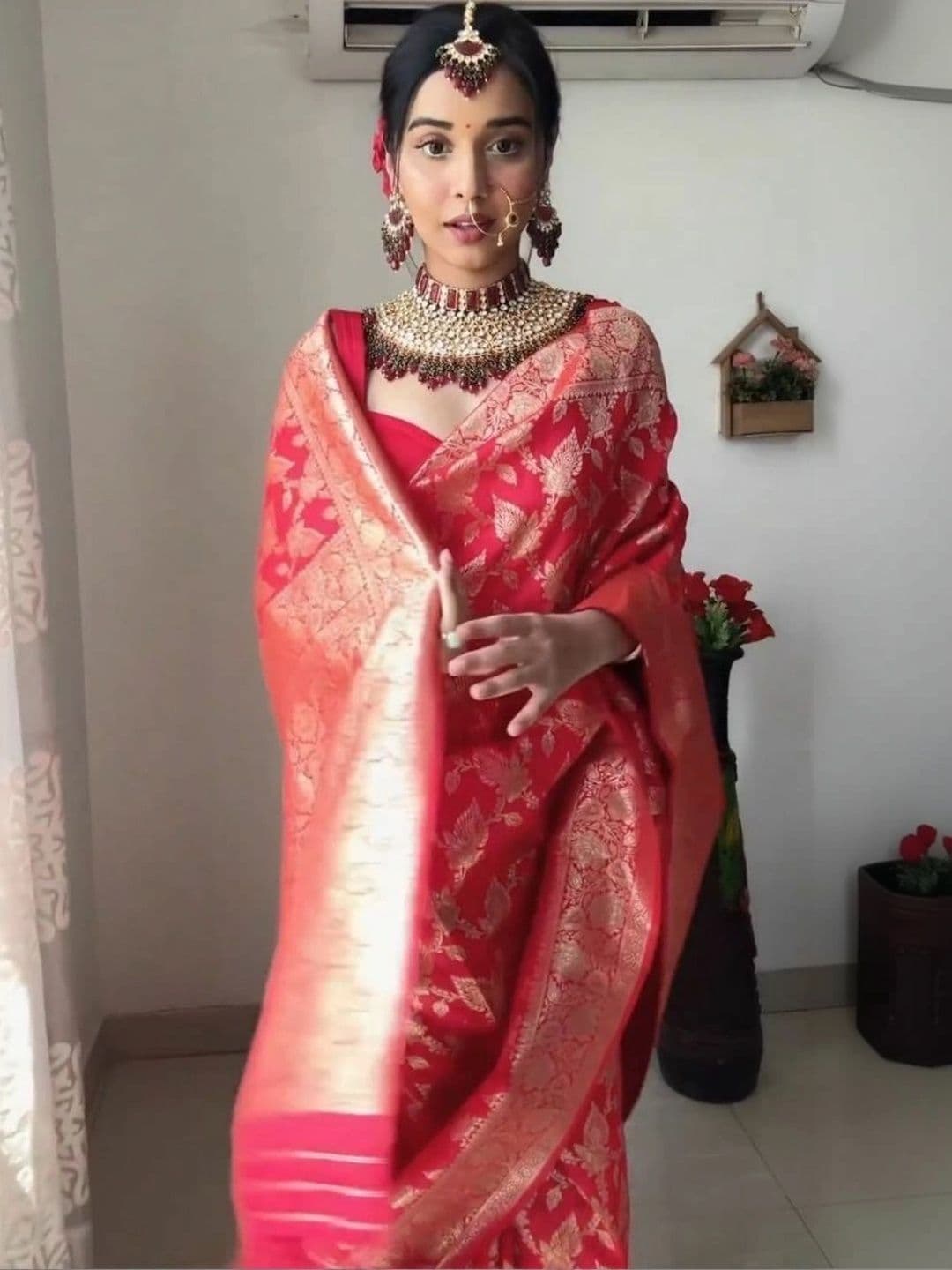 Dinesh Ethnic Traditional Wear Woven Design Zari Art Silk Banarasi Saree thumbnail 6