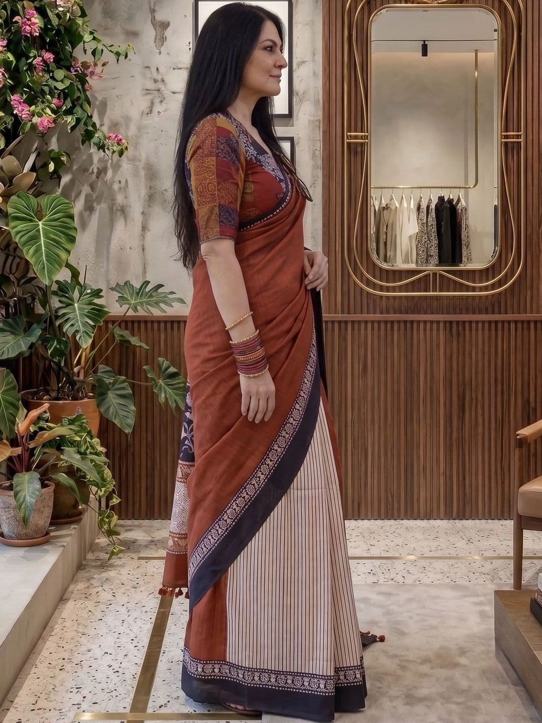 FINFOL Woven Design Zari Linen Blend Saree thumbnail 7