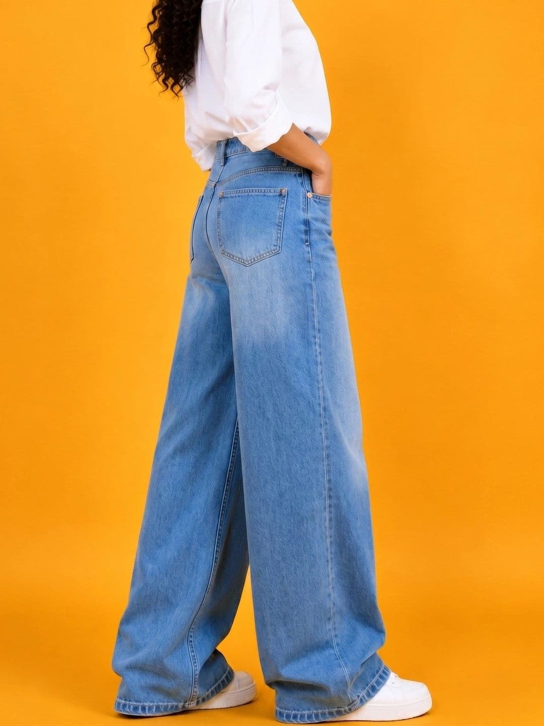 zayla Women Jean High-Rise Light Fade Jeans thumbnail 3