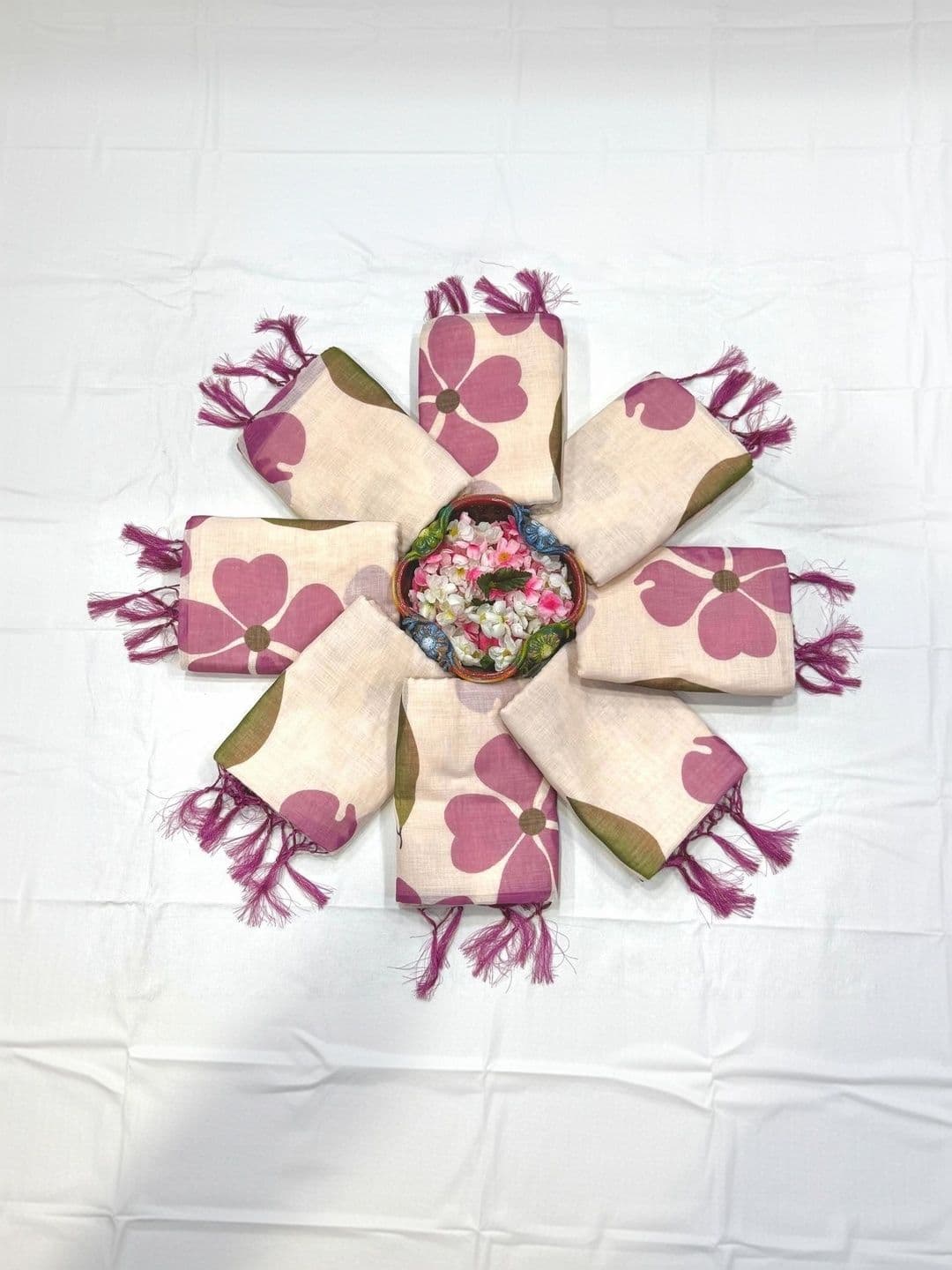 Aaishvyapparels Floral Zari Linen Blend Saree thumbnail 2