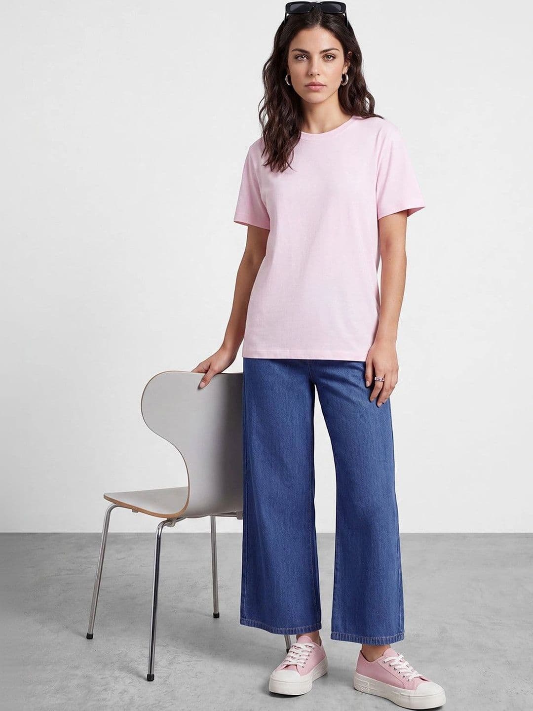 R&B Women Wide Leg Mid-Rise Jeans thumbnail 2