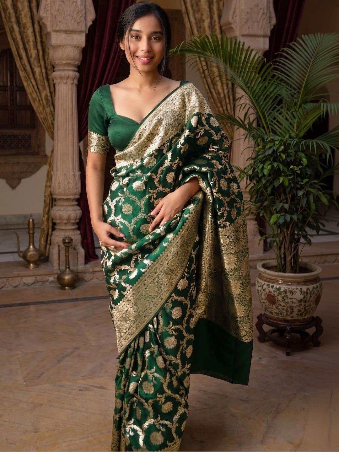 JUICE BEAUTY Woven Design Zari Art Silk Banarasi Saree - view 1
