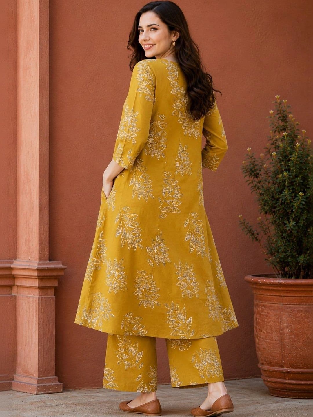 HIVA TRENDZ Women Floral Printed Empire Kurta with Palazzos thumbnail 5