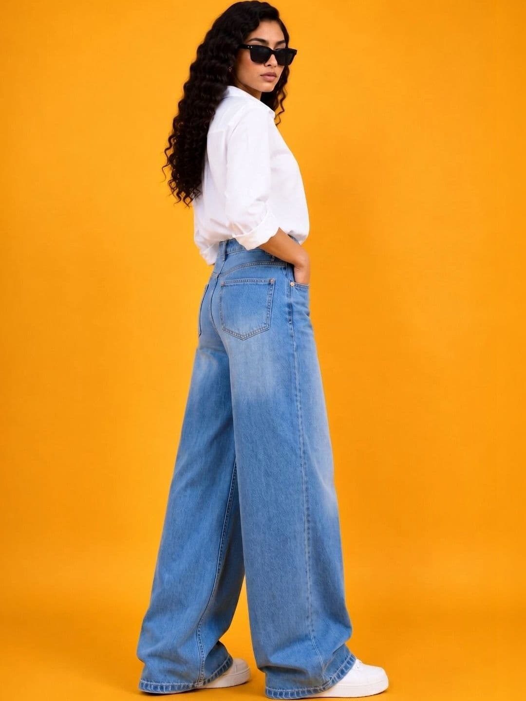 zayla Women Jean High-Rise Light Fade Jeans thumbnail 2