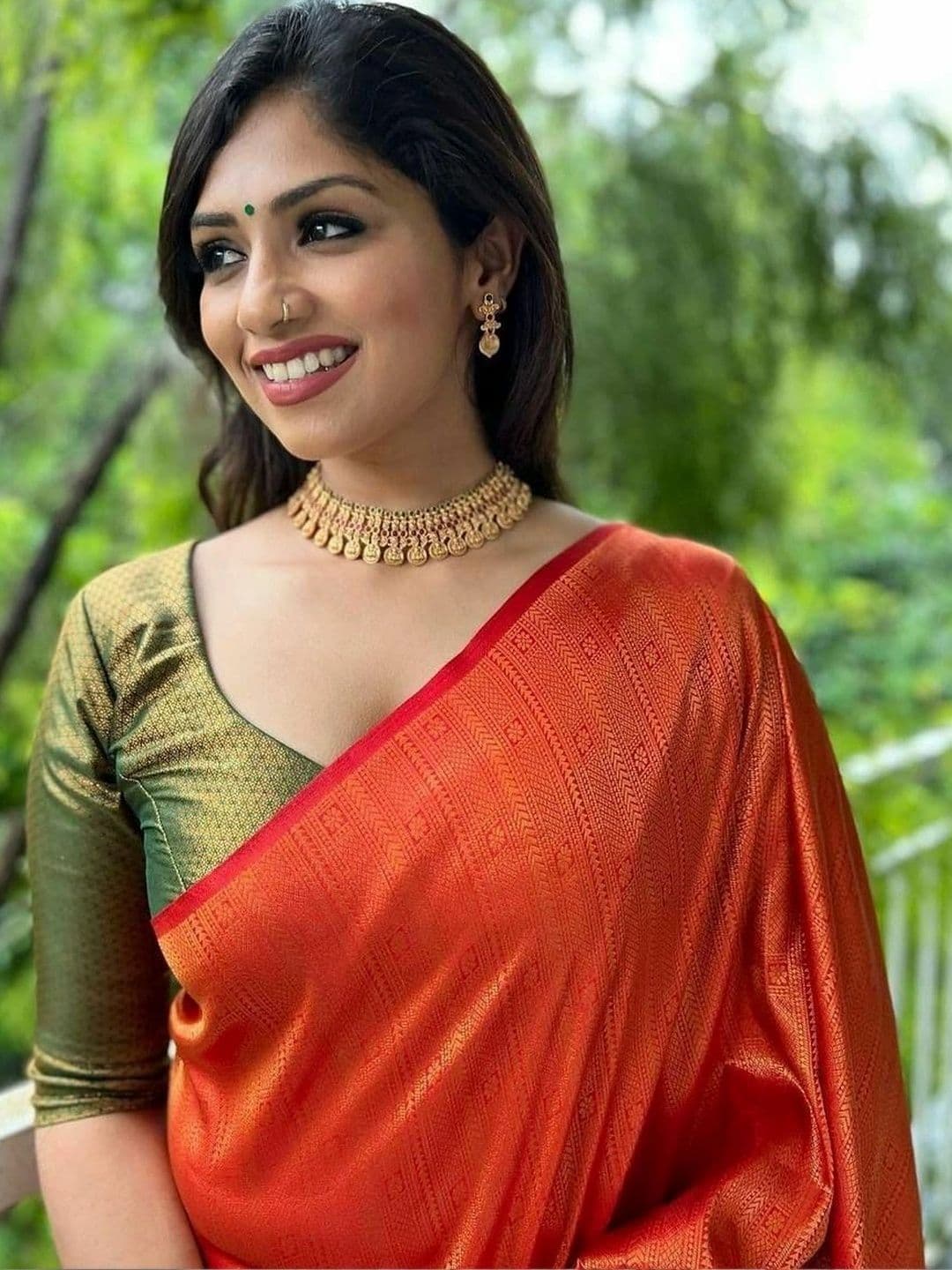 nejadhari tax Woven Design Zari Art Silk Banarasi Saree thumbnail 5