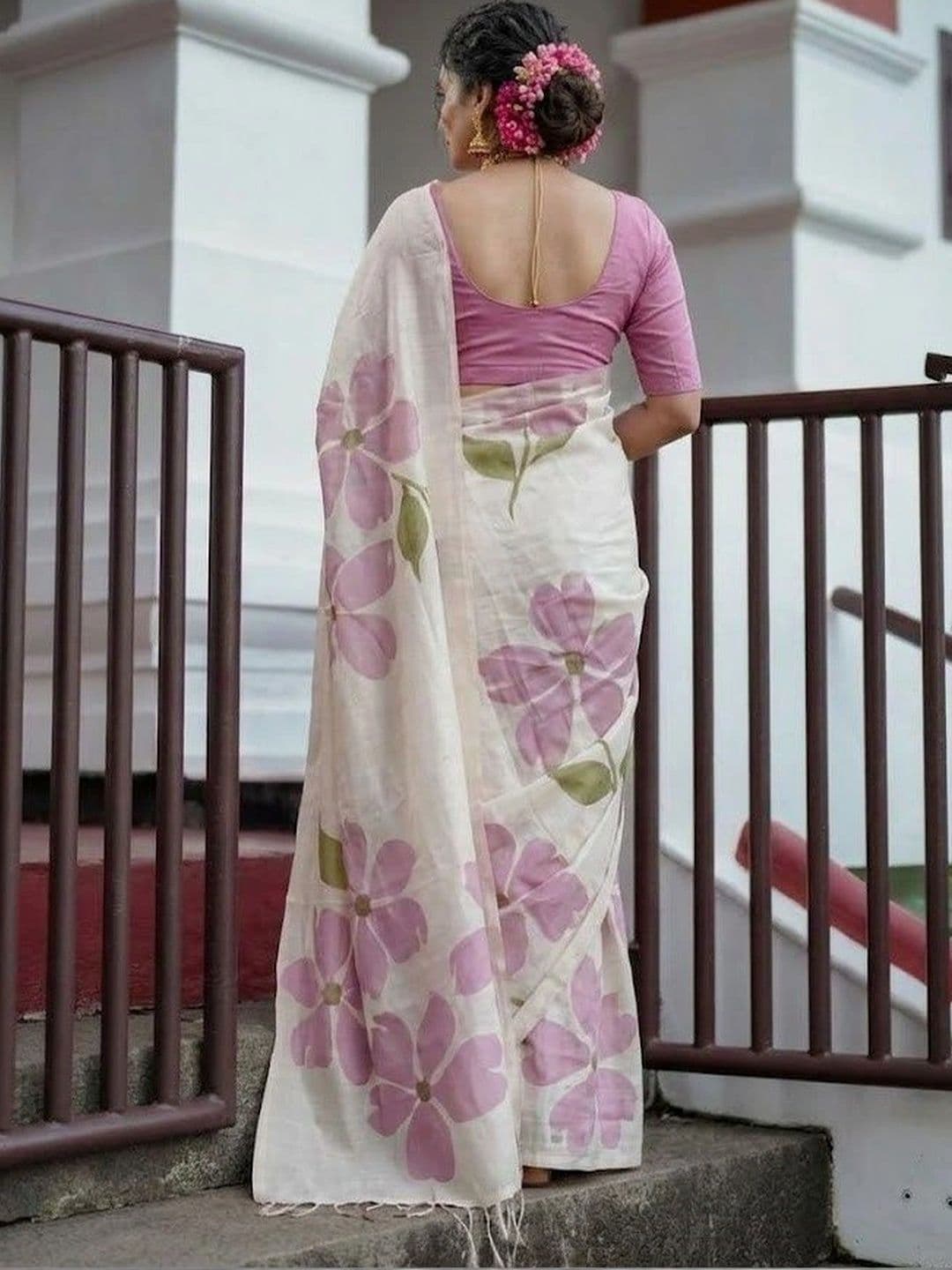 Zankhi Hosiery Floral Zari Linen Blend Saree thumbnail 7