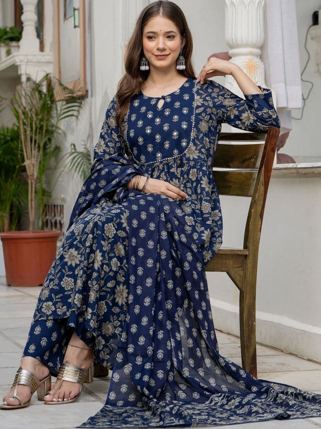 PARTHVI Women Floral Printed Empire Mirror Work Pure Cotton Kurta with Trousers & With Dupatta thumbnail 2