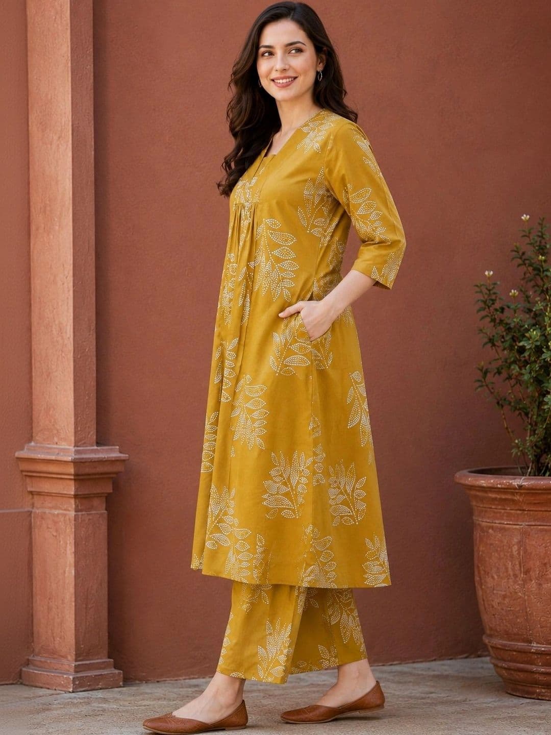 HIVA TRENDZ Women Floral Printed Empire Kurta with Palazzos thumbnail 2
