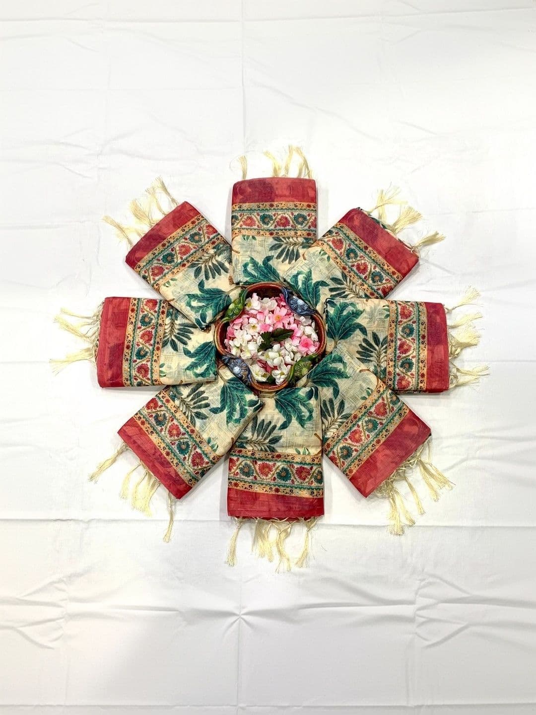 Bhagirath Fashion Floral Zari Linen Blend Saree thumbnail 5
