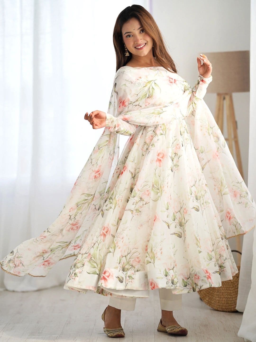 Urban Nakhre Women Floral Printed Regular Kurta with Trousers & With Dupatta thumbnail 3