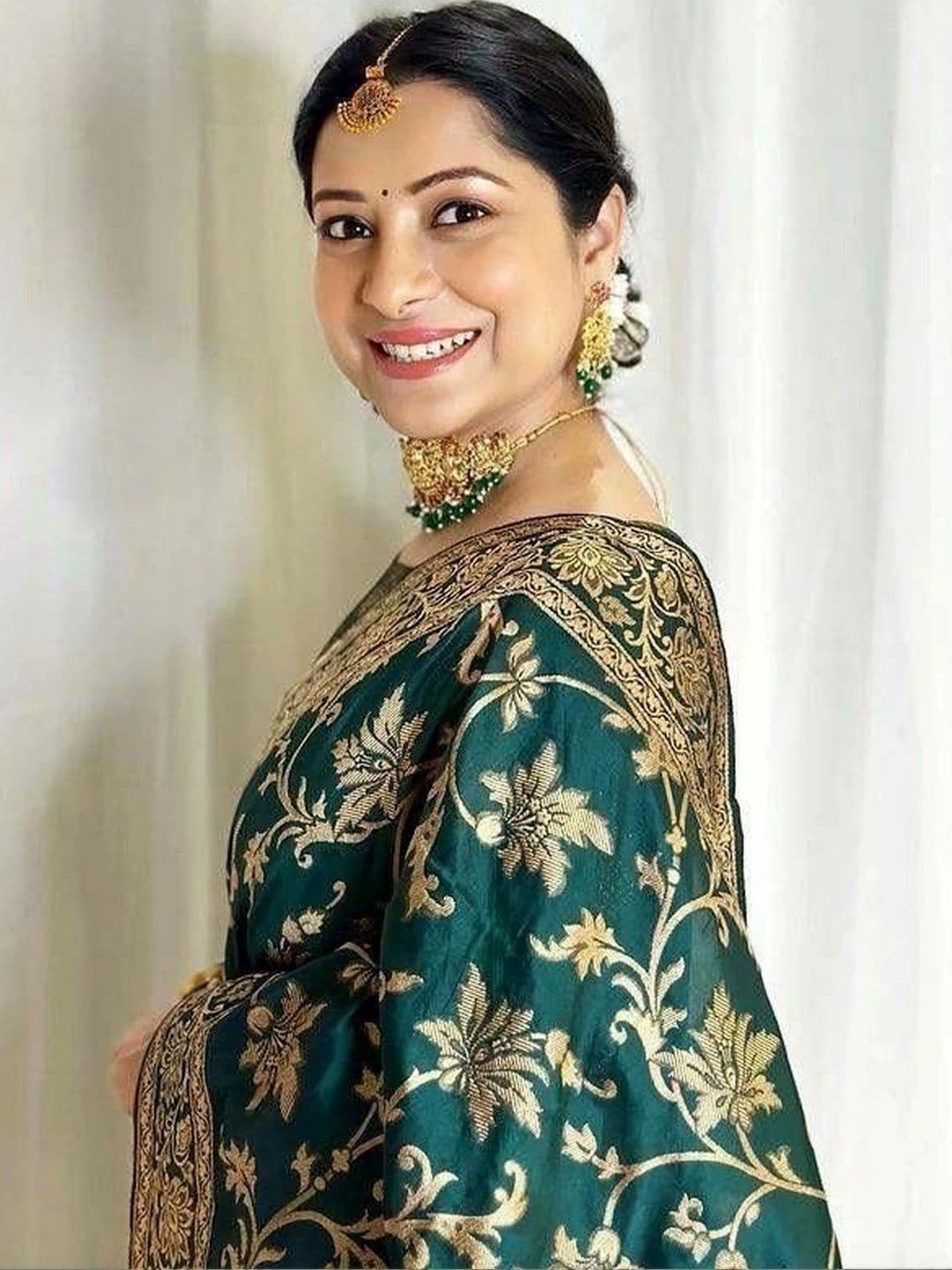Vidula Fashion Woven Design Zari Art Silk Banarasi Saree thumbnail 2