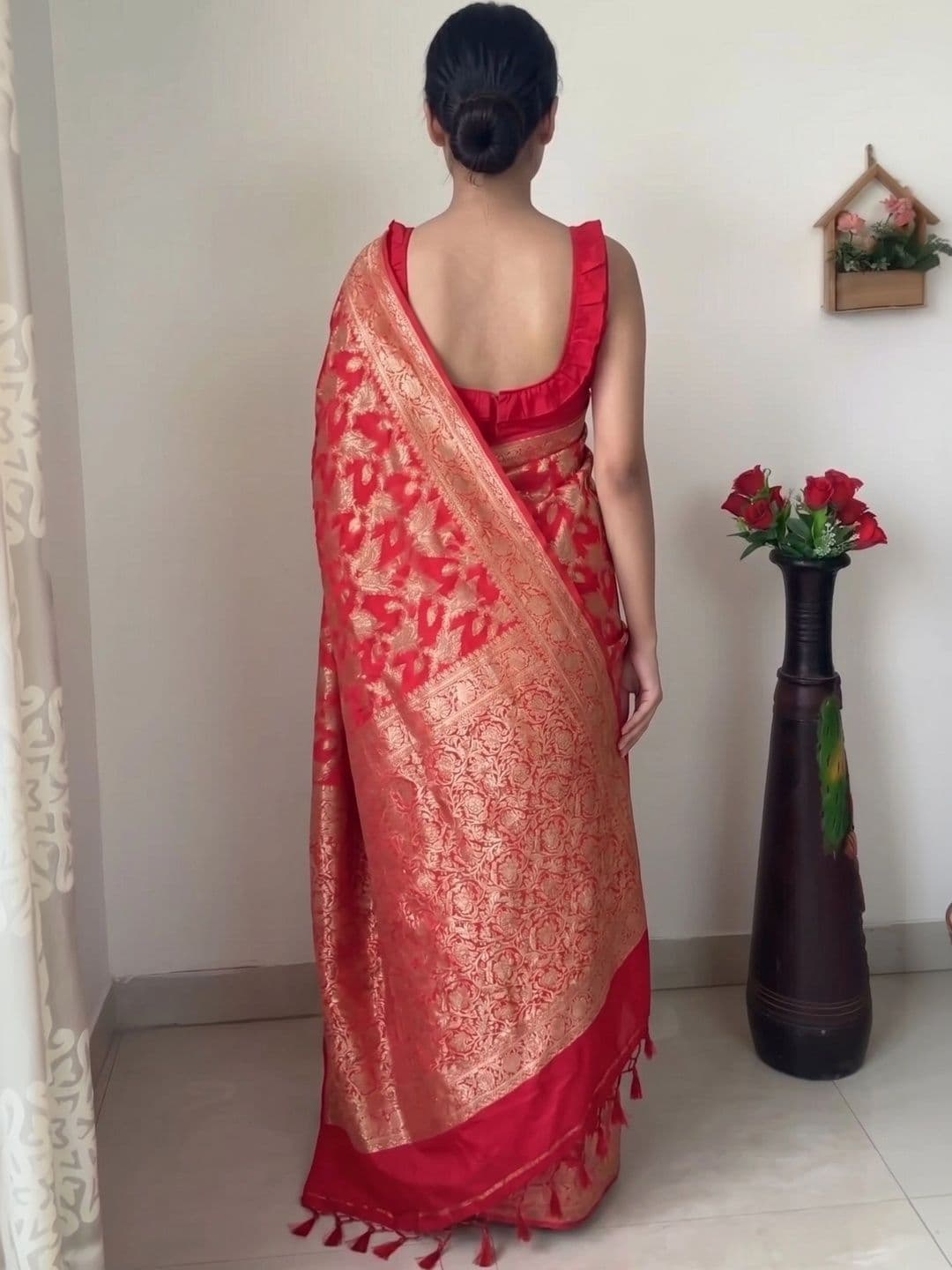 JUICE BEAUTY Woven Design Zari Art Silk Banarasi Saree thumbnail 6