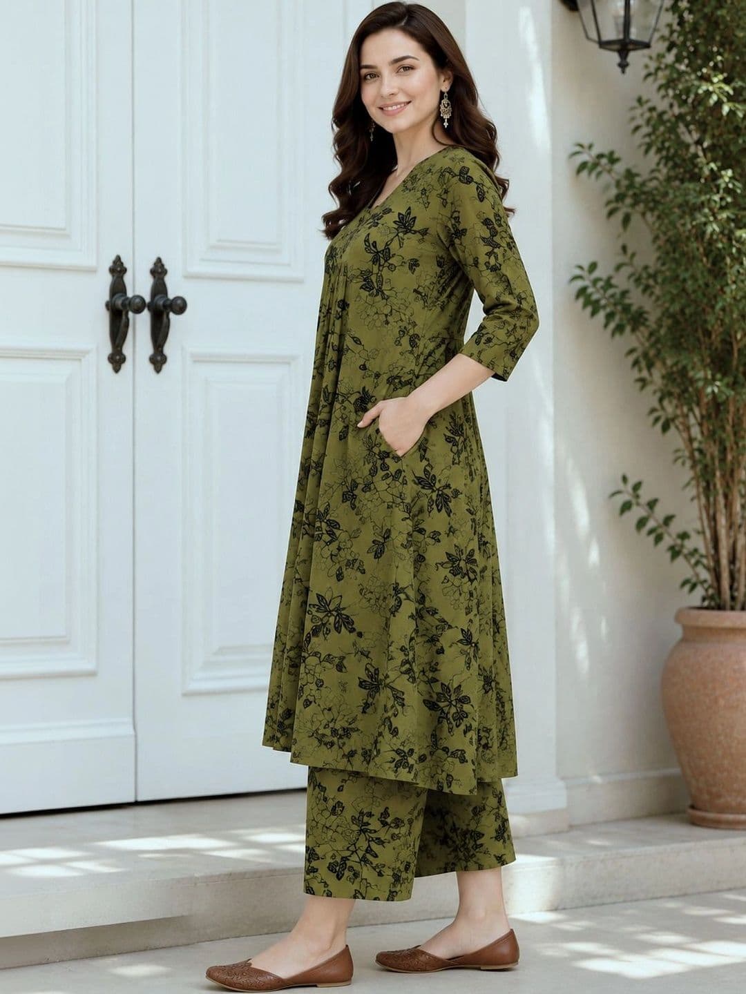 HIVA TRENDZ Women Floral Printed Empire Kurta with Trousers thumbnail 5