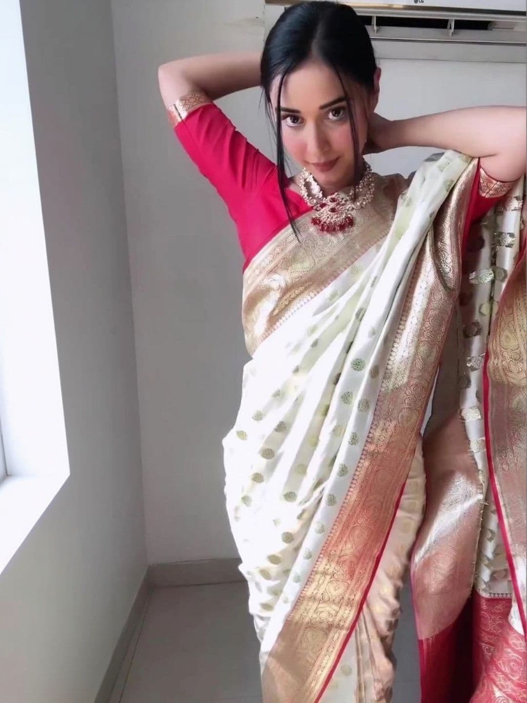 ADR CHIKANKARI Woven Design Zari Art Silk Banarasi Saree thumbnail 2